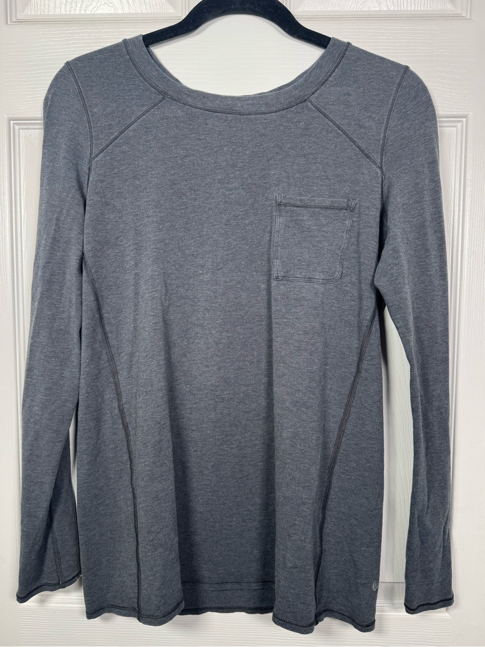 Lululemon Heathered Gray Long Sleeve Pocket Top Women’s Size 8